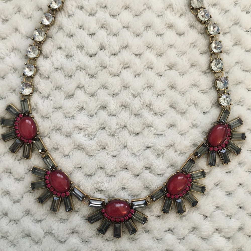 NY&CO statement necklace